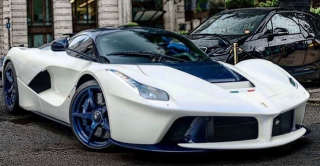 Ferrari LaFerrari white/blue 1:18 B.B.R.