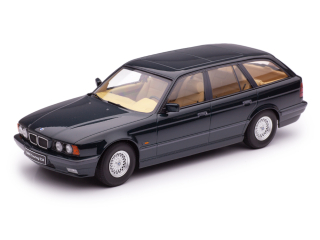 BMW 5-series Touring E34 1996 oxford green metallic 1:18 Triple9 Collection
