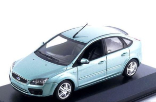Ford Focus 2004 light blue metallic 1:43 Minichamps