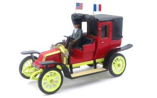 Renault AG1 1914 Taxi de la Marne with Driver 1:43 Rio Models