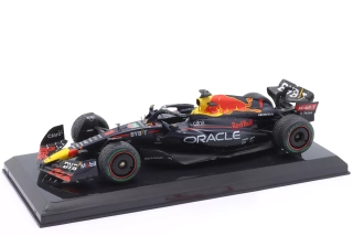 Red Bull RB18 #1 Max Verstappen Formula 1 World Champion 2022 1:24 Premium Collectibles
