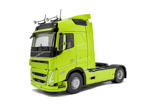 Volvo Trucks FH Globetrotter XL 2023 neon green 1:24 Solido