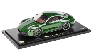 Porsche 911 Carrera GTS Cuarenta Edition 992.2 Quercusverde 1:18 Porsche Dealer edition