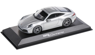 Porsche 911 Carrera Coupé 992.2 GT silver metallic 1:43 Porsche Dealer Edition