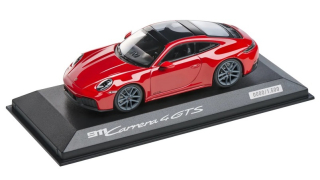 Porsche 911 Carrera 4 GTS Coupé carmine red 1:43 Porsche Dealer Edition