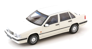 Volvo 850 1993 white 1:18 Triple9 Collection