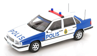 Volvo 850 Polis Stockholm 1993 white/blue 1:18 Triple9 Collection