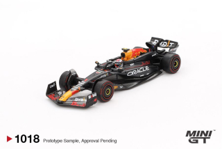 Red Bull Racing RB20 #1 M. Verstappen Winner GP Bahrain 2024 1:64 Mini GT