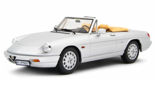 Alfa Romeo Spider 1.6 - 2.0i 1990 silver 1:18 Laudoracing Model