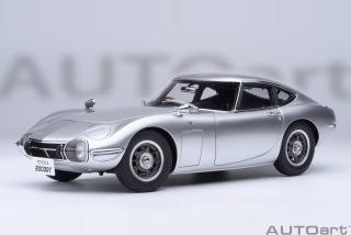 Toyota 2000GT 1967 silver 1:18 AUTOart