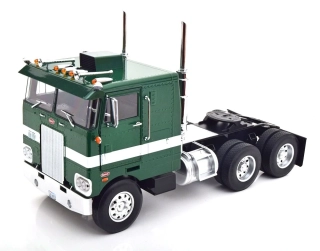 Peterbilt 352 Pacemaker Tractor Truck 3-Assi 1979 green metallic/white 1:18 Road Kings