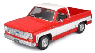 Chevrolet C10 Cheyenne Super 1974 red/white 1:18 Maisto
