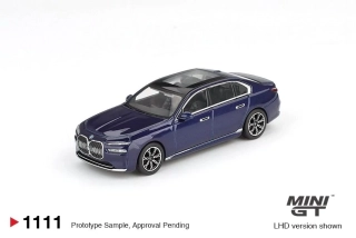BMW i7 xDrive60 2022 Tanzanite blue metallic 1:64 Mini GT