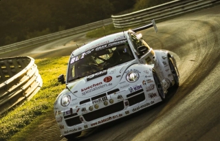 Volkswagen Beetle RSR White Angel for Fly and Help #13 Albrecht/Knechtges/Asch/Bliss 24H Nürburgring 2025 1:43 Spark