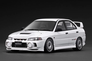 Mitsubishi Lancer Evolution IV CN9A white 1:18 Ignition Model