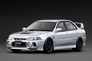 Mitsubishi Lancer Evolution IV CN9A silver 1:18 Ignition Model