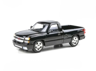 Chevrolet Silverado 2006 Single Cab Pick-Up 454 LSX LHD black 1:64 Para64