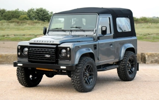 Land Rover Defender 90 Short with Rear Cover 2016 matt silver 1:18 Solido