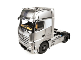 Mercedes-Benz Actros 4x2 GigaSpace *Edition 3* + Lohr Autotransporter 1:18 NZG