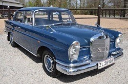 Mercedes-Benz 220 S W111 blue 1:18 Norev