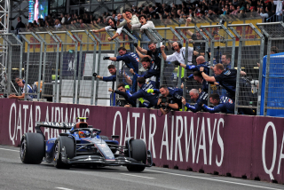 Williams Racing FW47 #55 C.Sainz 3rd Azerbaijan GP 2025 1:43 Minichamps