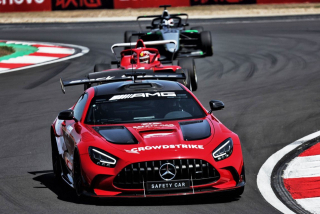 Mercedes-AMG GT Black Series Safety Car Formula 1 2025 red 1:18 Minichamps 