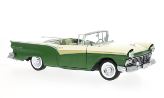 Ford Fairlane 500 Skyliner 1957 cumberland green/colonial white 1:18 Sun Star