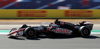 Haas VF-25 MoneyGram #31 E.Ocon US GP 2025 1:43 Spark