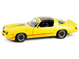 Chevrolet Camaro Z/28 with T-Tops bright yellow/red stripes 1:18 GreenLight
