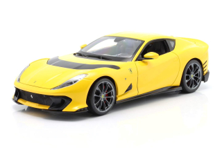 Ferrari 812 Competizione 2021 giallo modena 1:18 Bburago