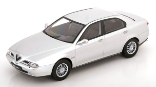 Alfa Romeo 166 1999 silver metallic 1:18 Triple9 Collection