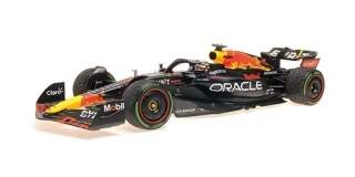 Red Bull Racing Honda RB18 #1 M.Verstappen Winner Japan 2022 World Champion 1:12 Minichamps