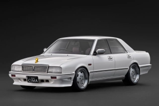 Nissan Cedric Cima Y31 pearl white 1:18 Ignition Model