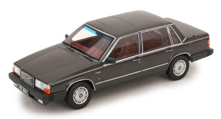 Volvo 760 1985 dark grey metallic 1:18 Triple9 Collection
