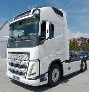 Volvo Trucks FH 2024 white 1:43 Solido