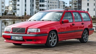 Volvo 850 R 1996 red 1:43 Solido