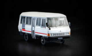 Hongqi CA630 Luxury Tourist Coach white/red 1:64 XCartoys