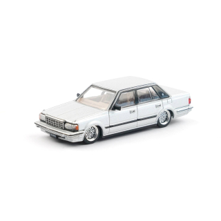 Toyota Crown Lowrider silver 1:64 XCartoys