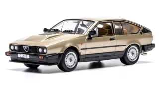 Alfa Romeo GTV 6 1982 beige 1:43 Ixo Models