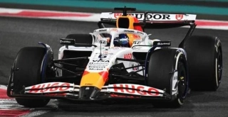 Racing Bulls VCARB 02 #6 I.Hadjar Abu Dhabi GP 2025 with Pit Board 1:43 Spark 