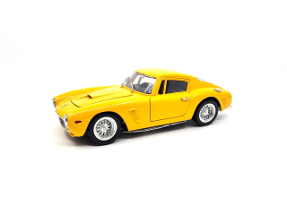 Ferrari 250 GT Berlinette 61 1:18 Universal Hobbies