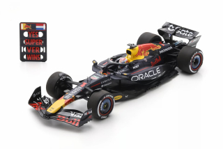 Red Bull Racing RB21 Oracle #1 M.Verstappen Winner Abu Dhabi GP 2025 with Pit Board 1:18 Spark