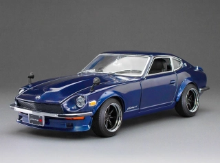 Datsun Fairlady Z S30 RHD 1970 dark blue 1:18 Sun Star
