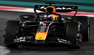 Red Bull Racing RB21 Oracle #1 M.Verstappen Winner Abu Dhabi GP 2025 With Pit Board 1:64 Spark
