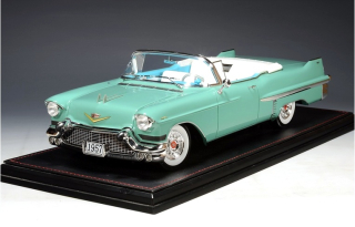 Cadillac Series 62 Cabriolet Open 1957 light green 1:18 Stamp Models