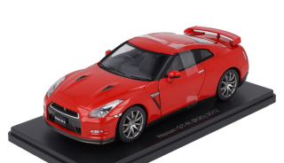 Nissan GT-R (R35) 2012 red 1:24 Hachette 