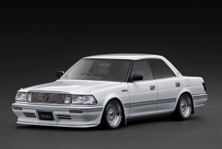 Toyota Crown Royal Saloon G 130 white 1:18 Ignition Model
