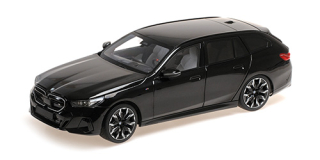 BMW i5 M60 Touring 2024 black metallic 1:18 Minichamps 