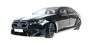BMW M5 2024 black metallic 1:18 Minichamps 