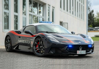 Maserati MCPURA Carabinieri 1:18 B.B.R.